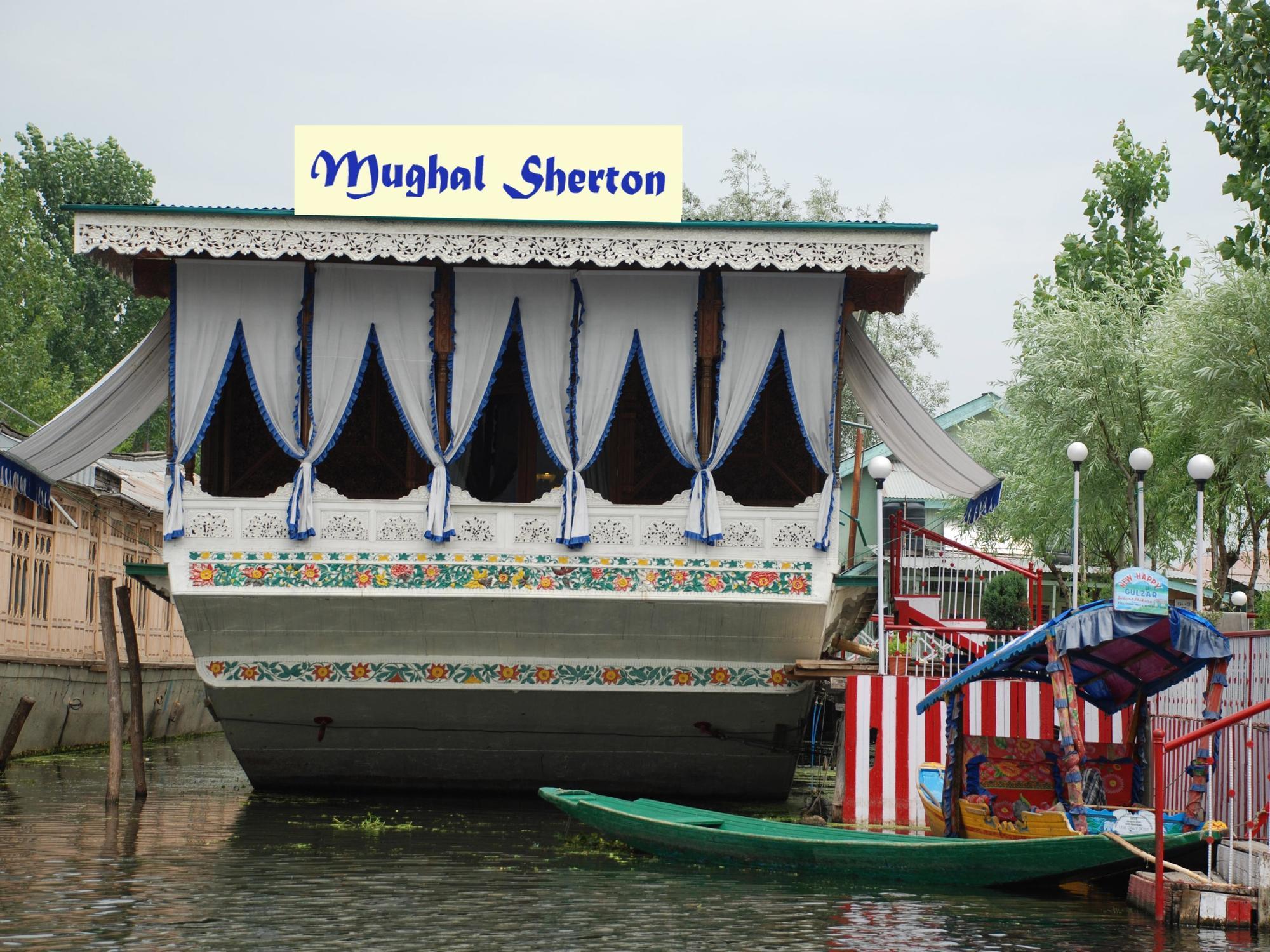 Отель The Mughal Sheraton Houseboat Durgjan Экстерьер фото