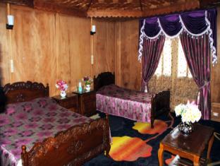 Отель The Mughal Sheraton Houseboat Durgjan Экстерьер фото